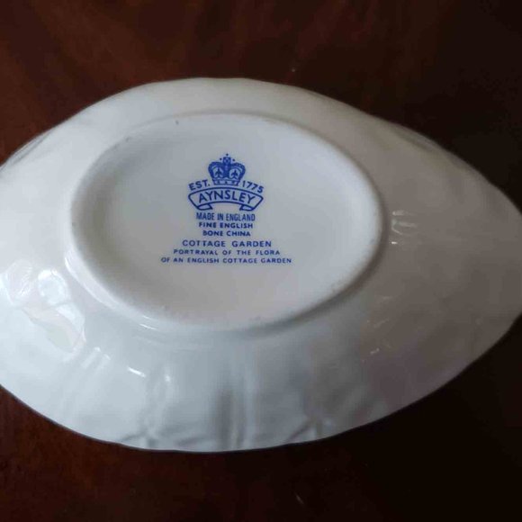 Vintage Aynsley Fine Bone China Trinket Dish / Bowl Floral Made in England - Picture 3 of 3